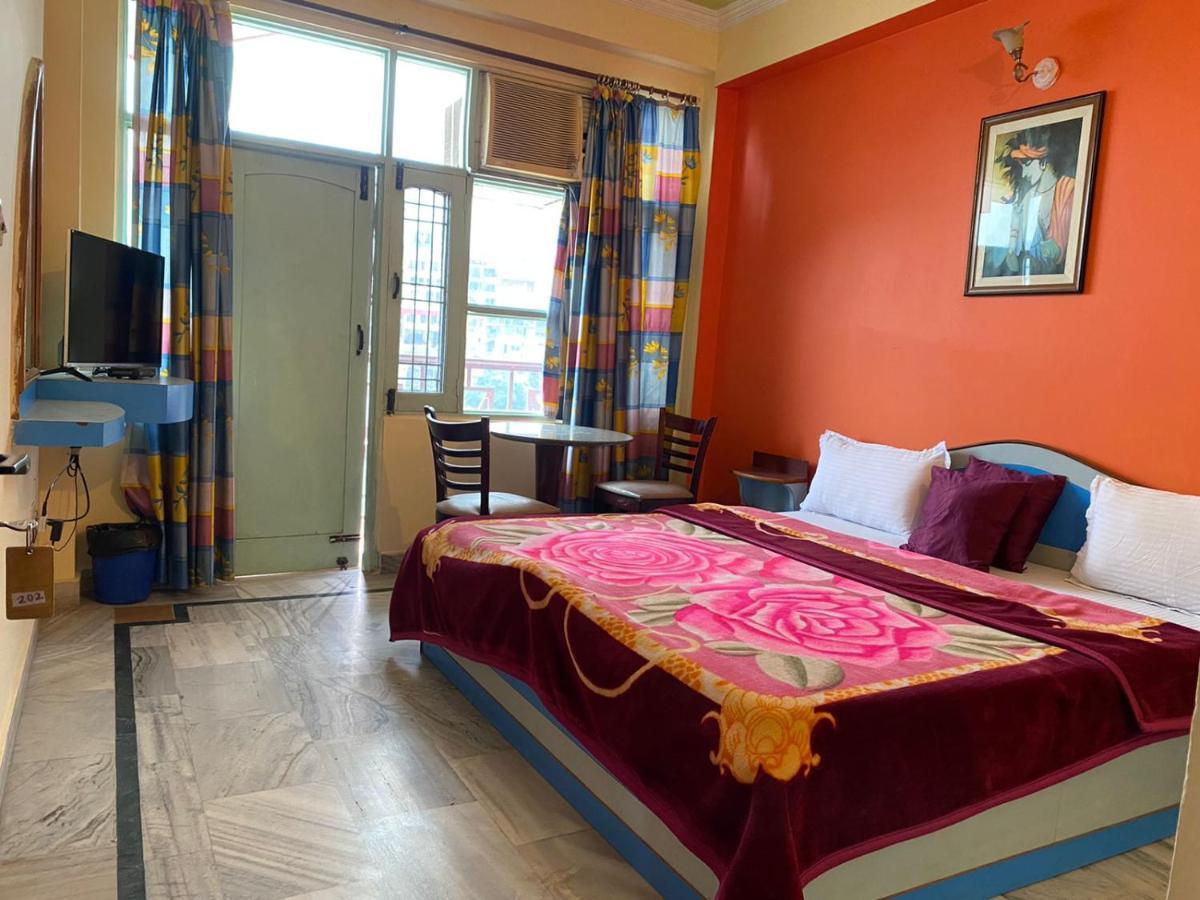 Hotel Surya Laxman Jhula Rishīkesh Eksteriør billede