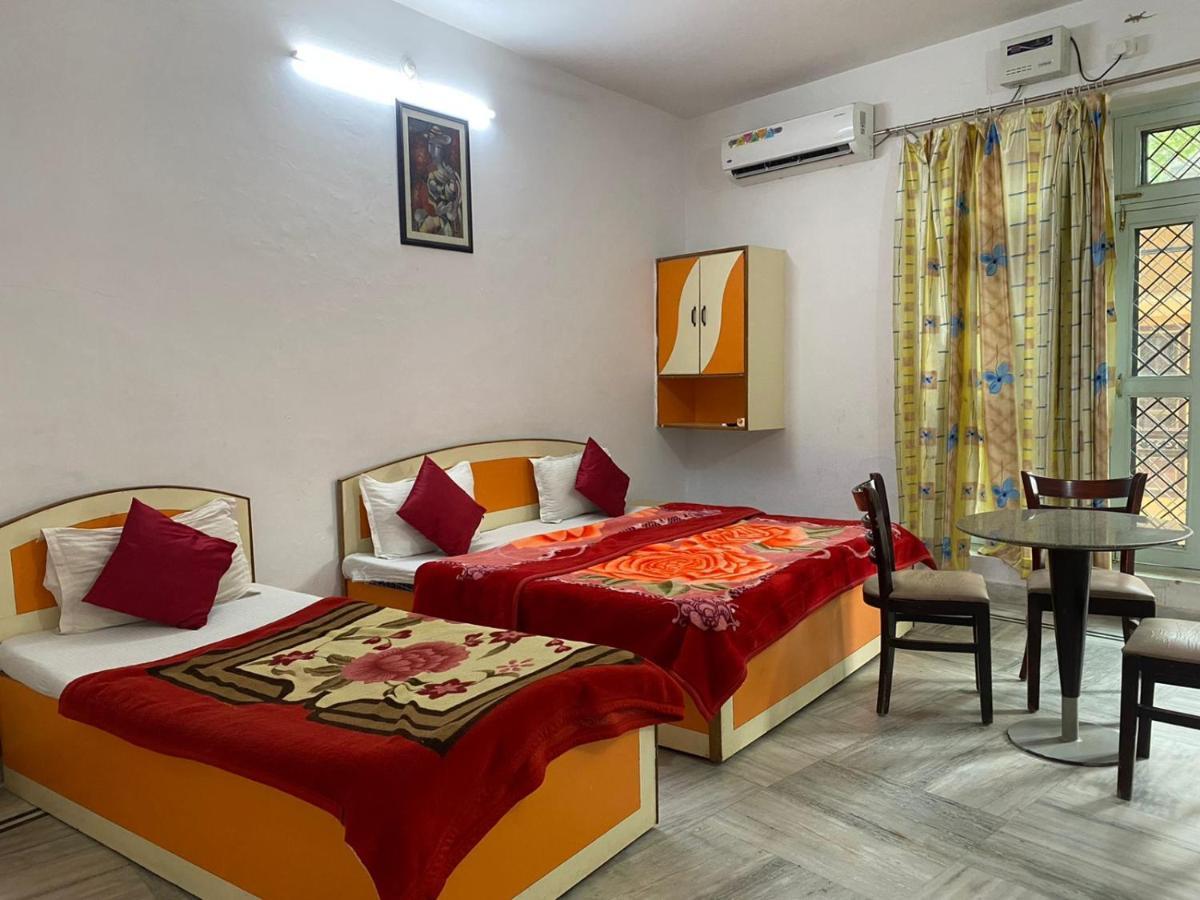 Hotel Surya Laxman Jhula Rishīkesh Eksteriør billede