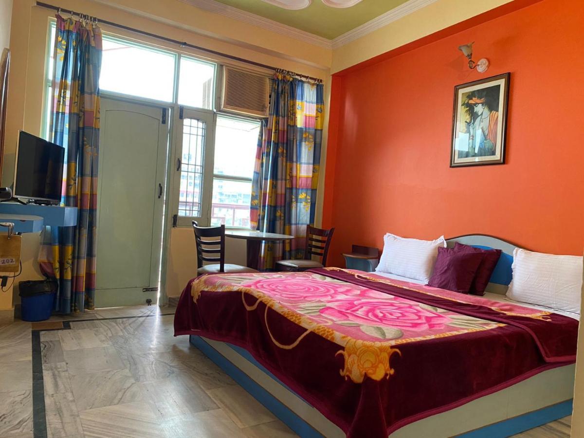 Hotel Surya Laxman Jhula Rishīkesh Eksteriør billede