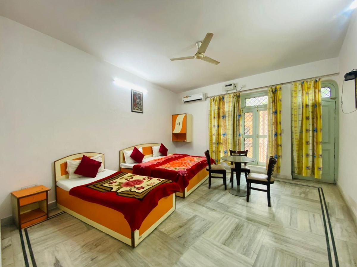 Hotel Surya Laxman Jhula Rishīkesh Eksteriør billede